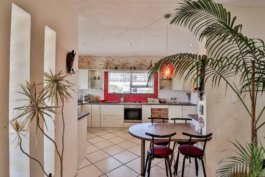 6 Bedroom Property for Sale in De Kelders Western Cape